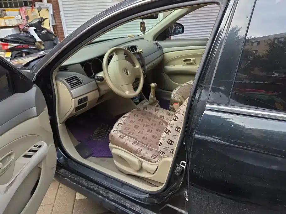 Nissan Sylphy 2016 Classic 1.6XE Manual Comfort Edition — миниатюра 9