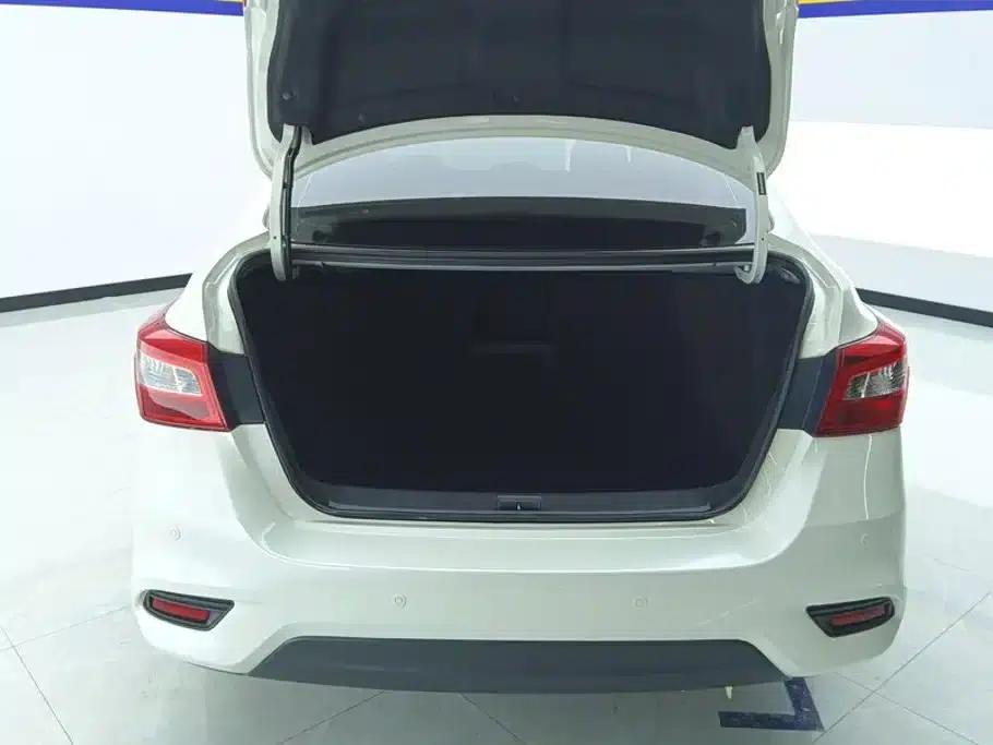 Nissan Sylphy 2022 Facelift Classic 1.6XL CVT Luxury Edition — миниатюра 4