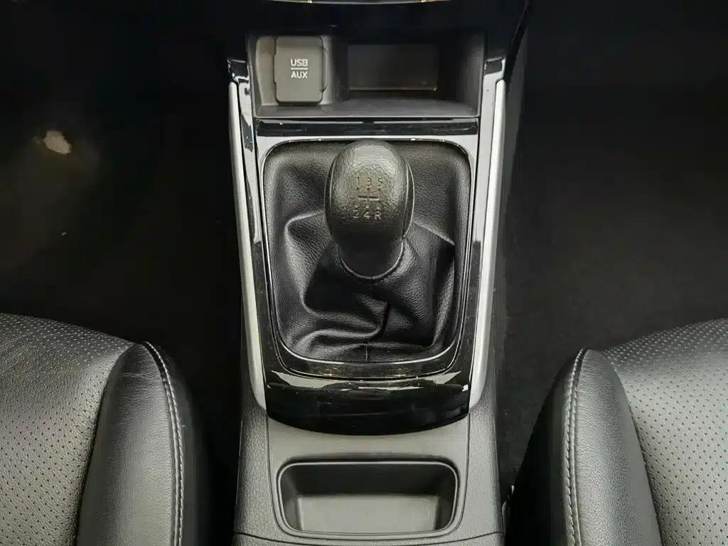 Nissan Sylphy 2016 1.6XL Manual Deluxe Edition — миниатюра 13