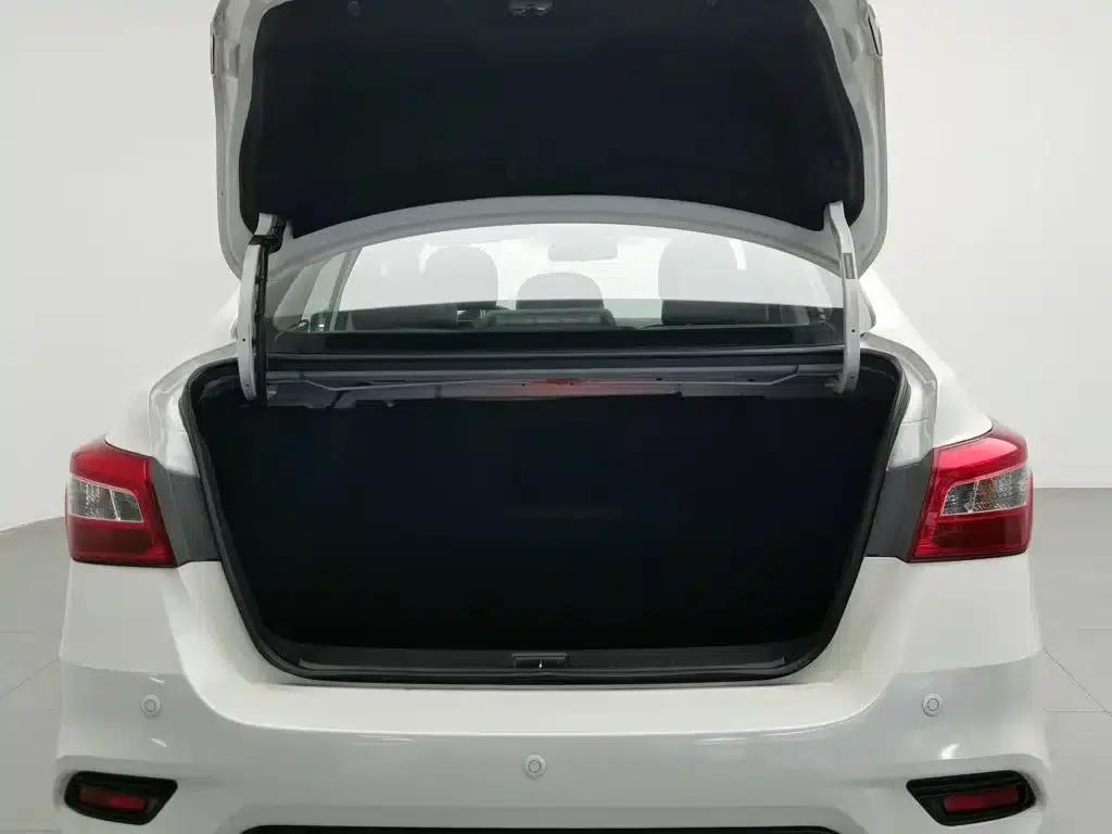Nissan Sylphy 2016 1.6XL Manual Deluxe Edition — миниатюра 16