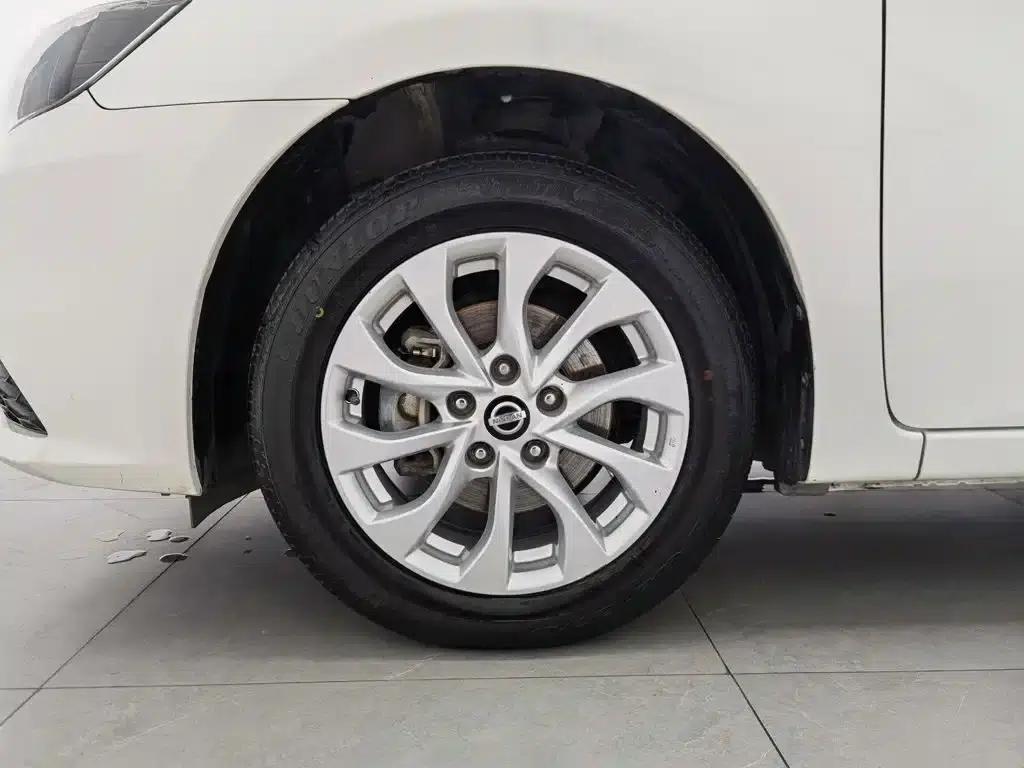 Nissan Sylphy 2016 1.6XL Manual Deluxe Edition — миниатюра 17