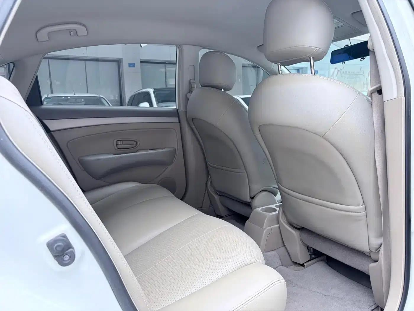 Nissan Sylphy 2016 Classic 1.6XE Automatic Comfort Edition — миниатюра 13