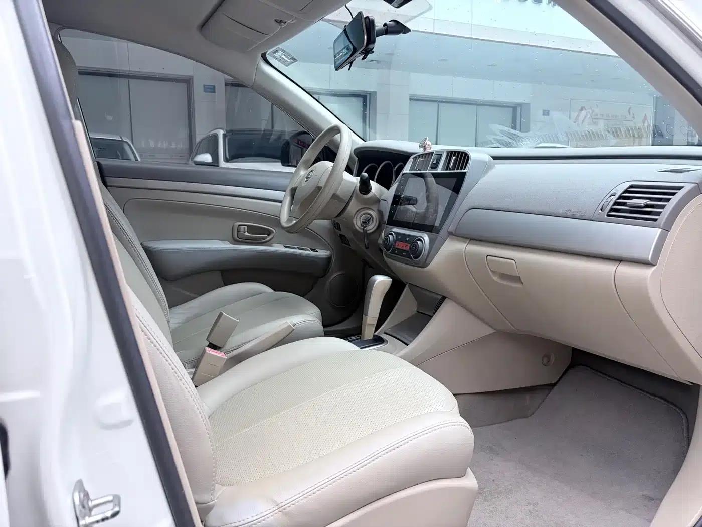 Nissan Sylphy 2016 Classic 1.6XE Automatic Comfort Edition — миниатюра 14