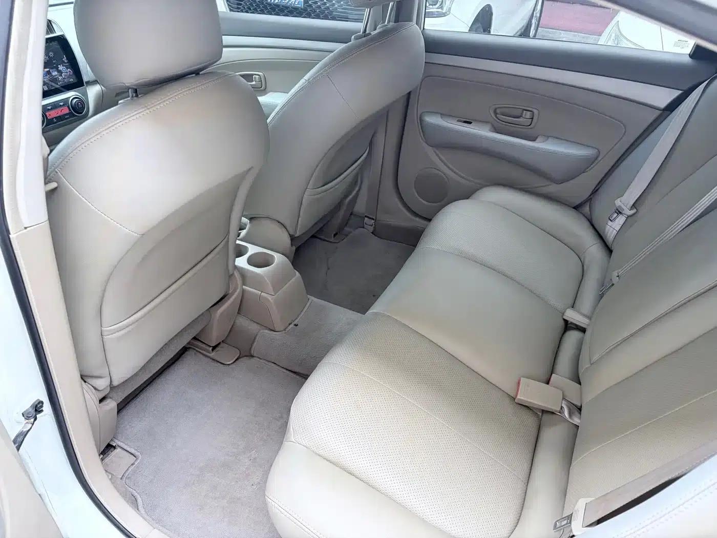 Nissan Sylphy 2016 Classic 1.6XE Automatic Comfort Edition — миниатюра 9