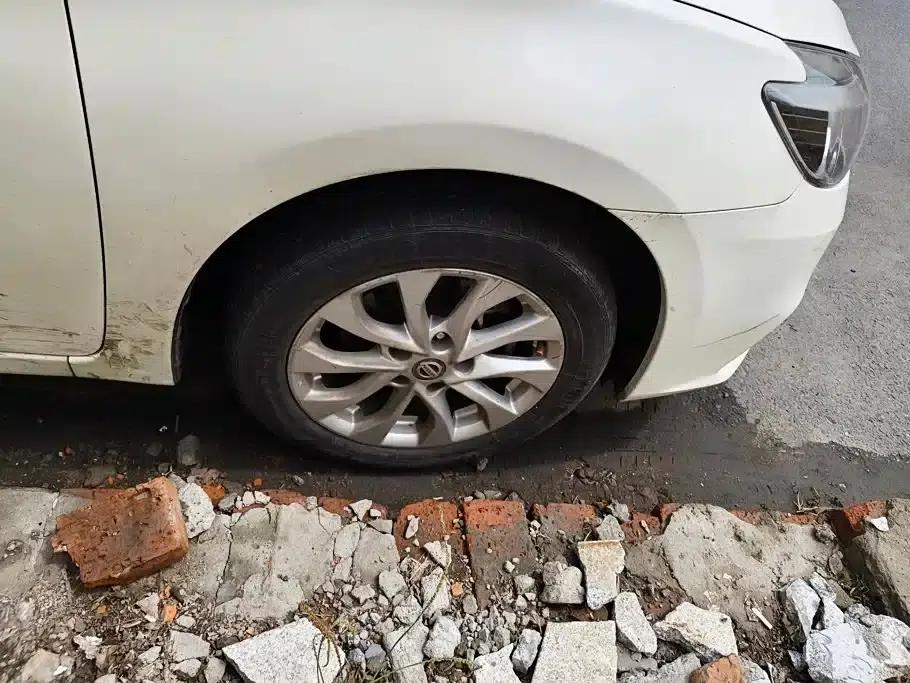 Nissan Sylphy 2016 1.6XL CVT Luxury Edition — миниатюра 6