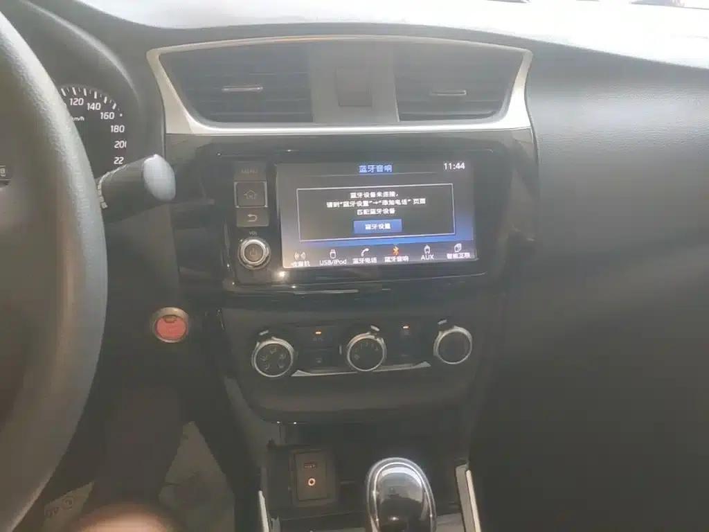 Nissan Sylphy 2018 1.6XV CVT Premium Edition — миниатюра 13