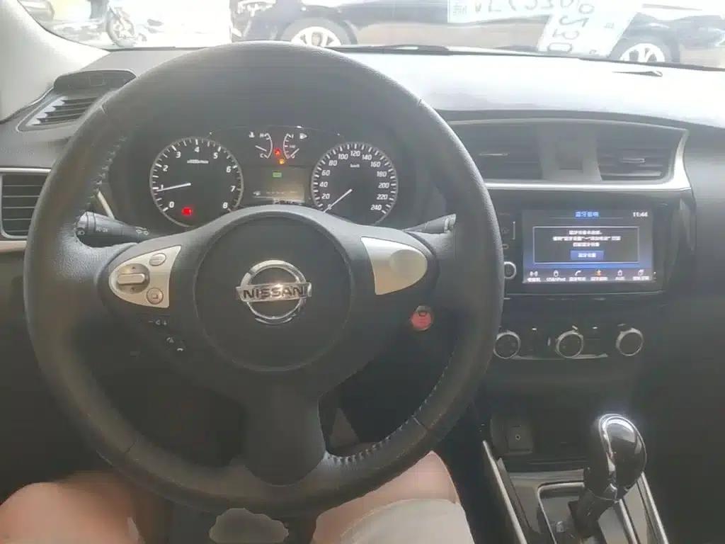 Nissan Sylphy 2018 1.6XV CVT Premium Edition — миниатюра 10