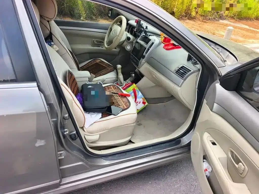 Nissan Sylphy 2016 Classic 1.6XE Manual Comfort Edition — миниатюра 20