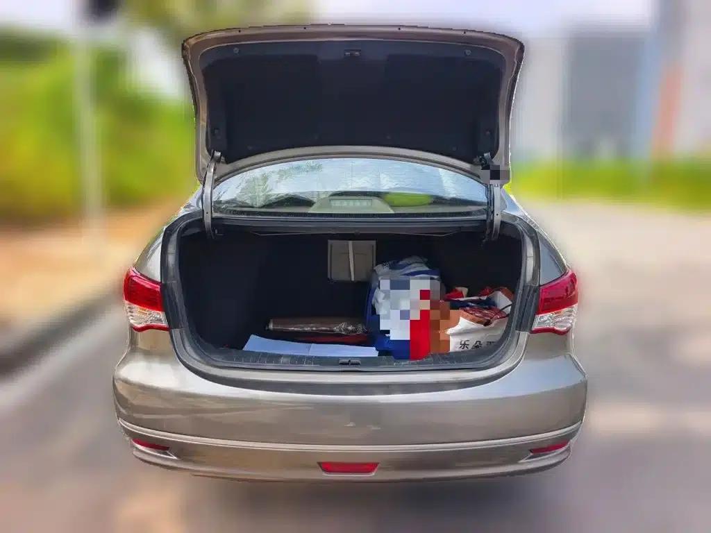 Nissan Sylphy 2016 Classic 1.6XE Manual Comfort Edition — миниатюра 10