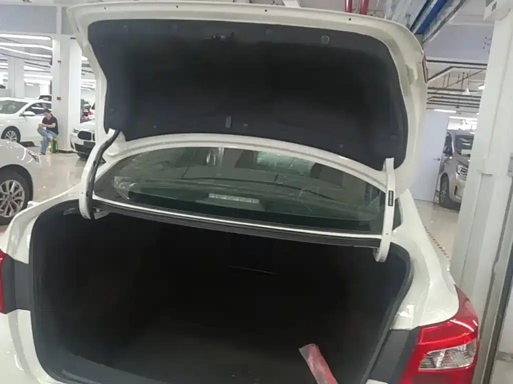 Nissan Sylphy 2021 Classic 1.6XL CVT Luxury Edition — миниатюра 19