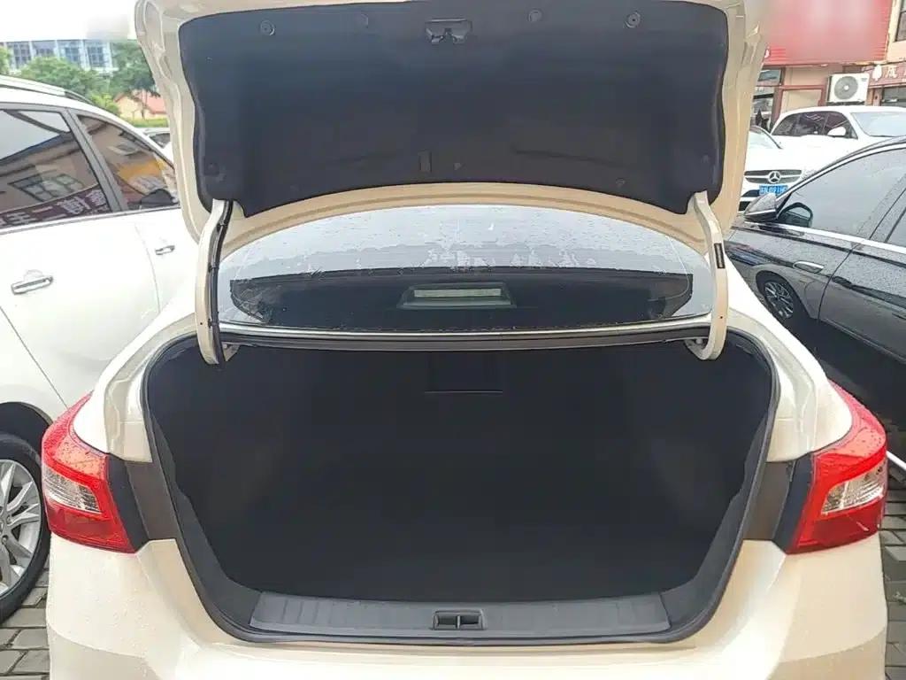 Nissan Sylphy 2021 Classic 1.6XL CVT Luxury Edition — миниатюра 19