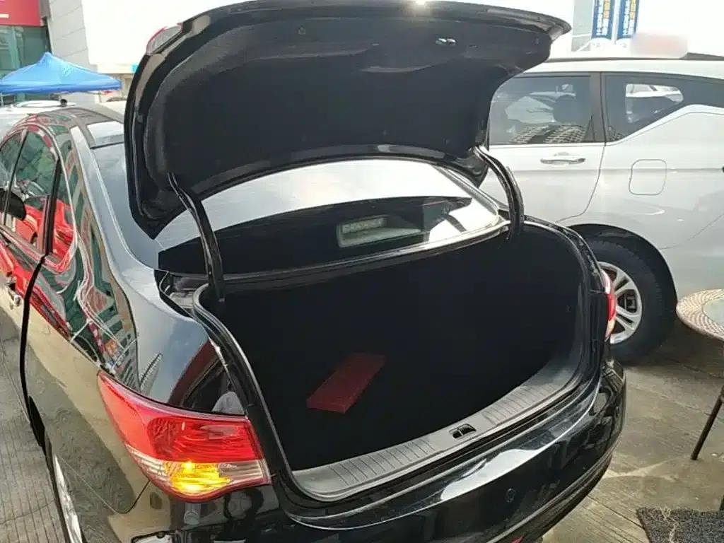 Nissan Sylphy 2019 Classic 1.6XE+ CVT Intelligent Leading Edition — миниатюра 19