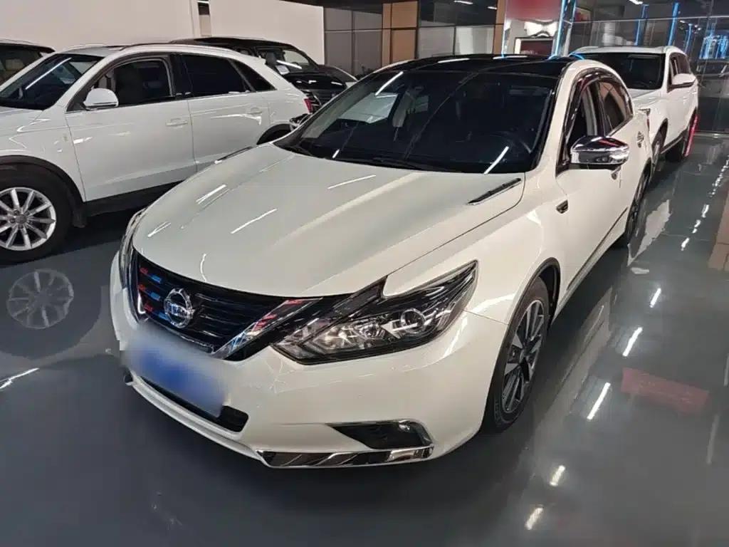Teana 2016 2.5L XL-UpperNAVI Tech Premium Edition — миниатюра 1