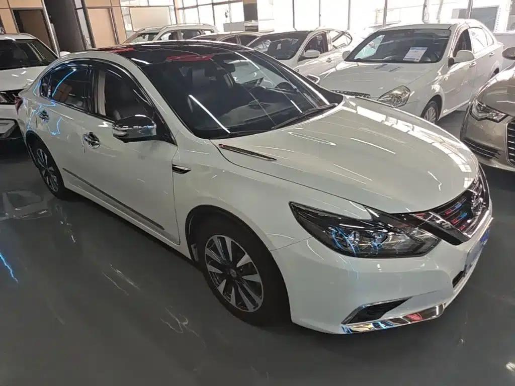 Teana 2016 2.5L XL-UpperNAVI Tech Premium Edition — миниатюра 4