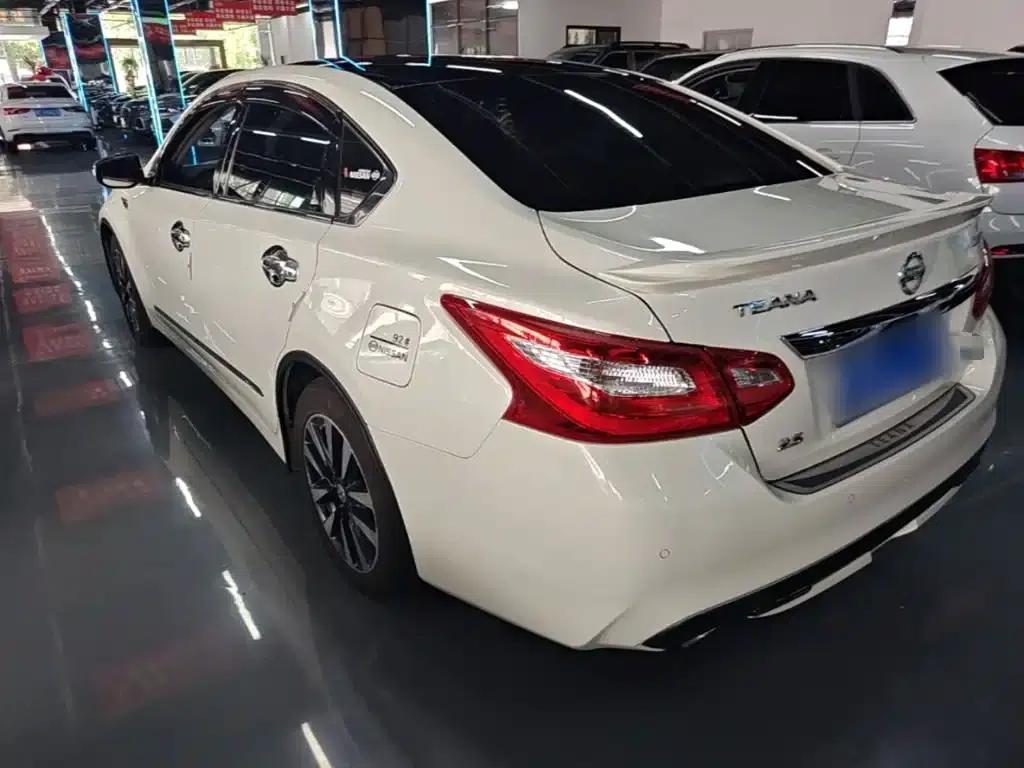 Teana 2016 2.5L XL-UpperNAVI Tech Premium Edition — миниатюра 5