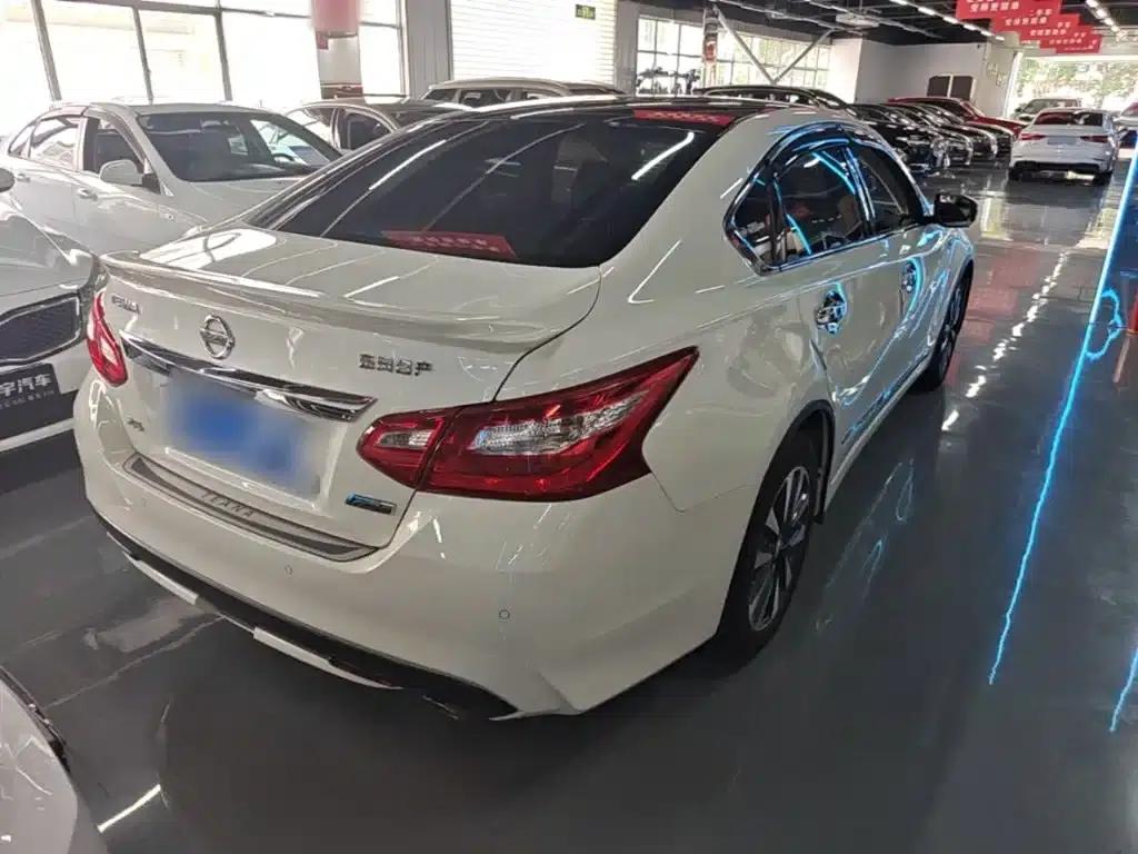 Teana 2016 2.5L XL-UpperNAVI Tech Premium Edition — миниатюра 7