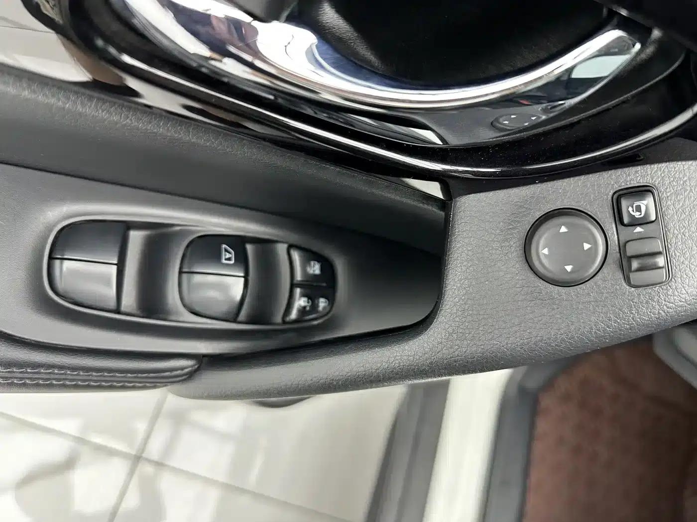 Nissan X-Trail 2023 Classic 2.0L 2WD Intelligent Connectivity Premium Edition — миниатюра 12