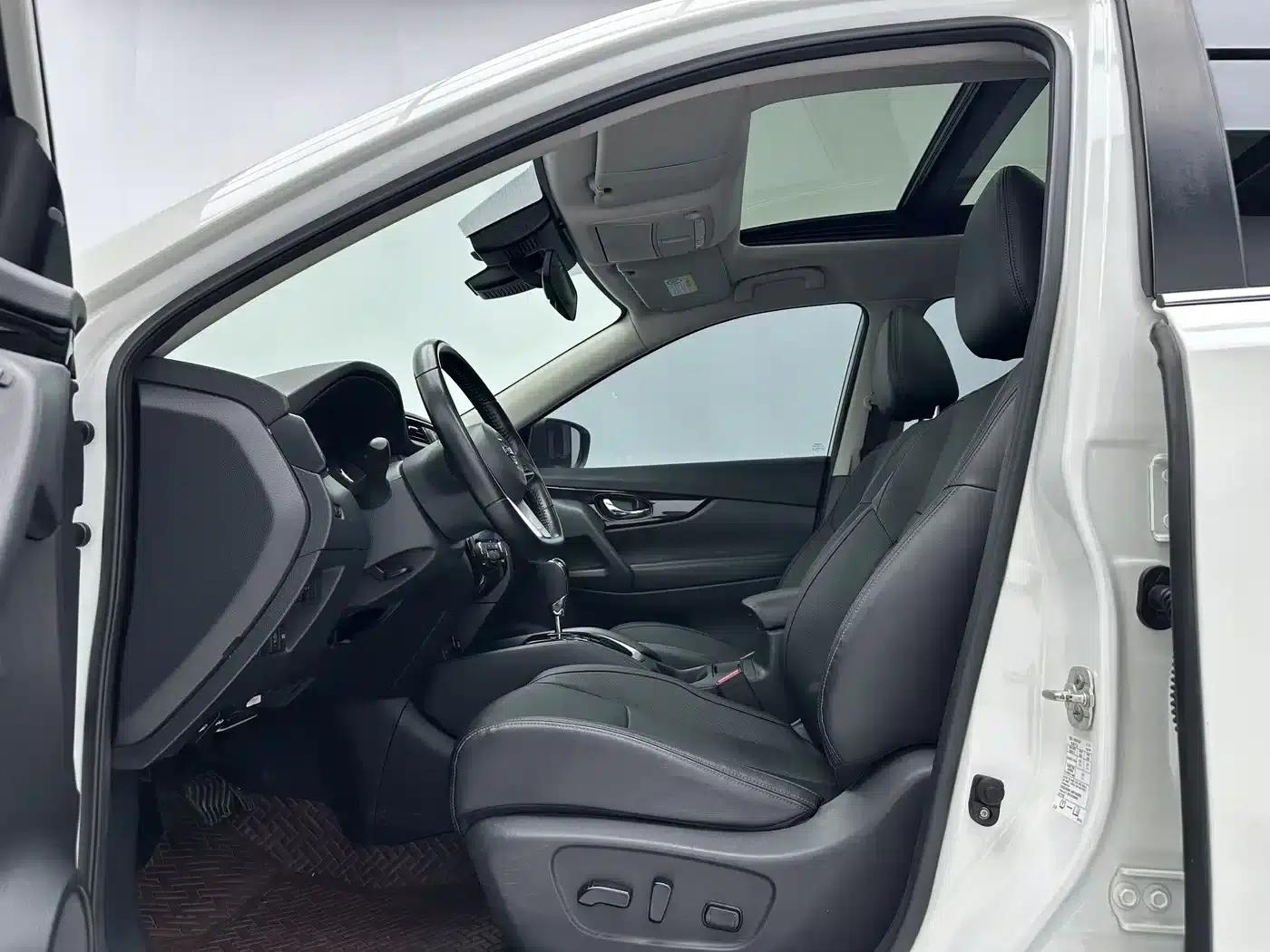 Nissan X-Trail 2023 Classic 2.0L 2WD Intelligent Connectivity Premium Edition — миниатюра 5