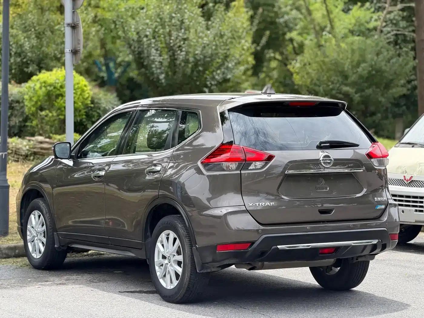 Nissan X-Trail 2017 2.0L CVT Comfort Edition 2WD — миниатюра 4