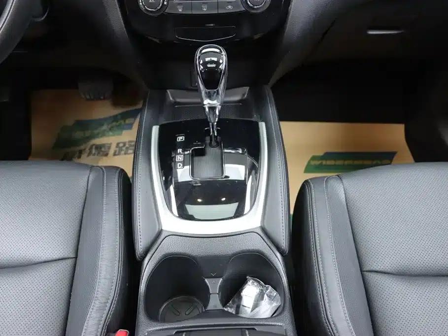 Nissan X-Trail 2017 2.0L CVT Comfort Edition 2WD — миниатюра 25