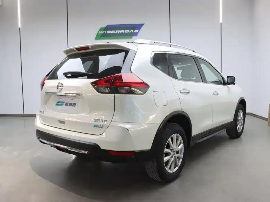 Nissan X-Trail 2017 2.0L CVT Comfort Edition 2WD — миниатюра 4