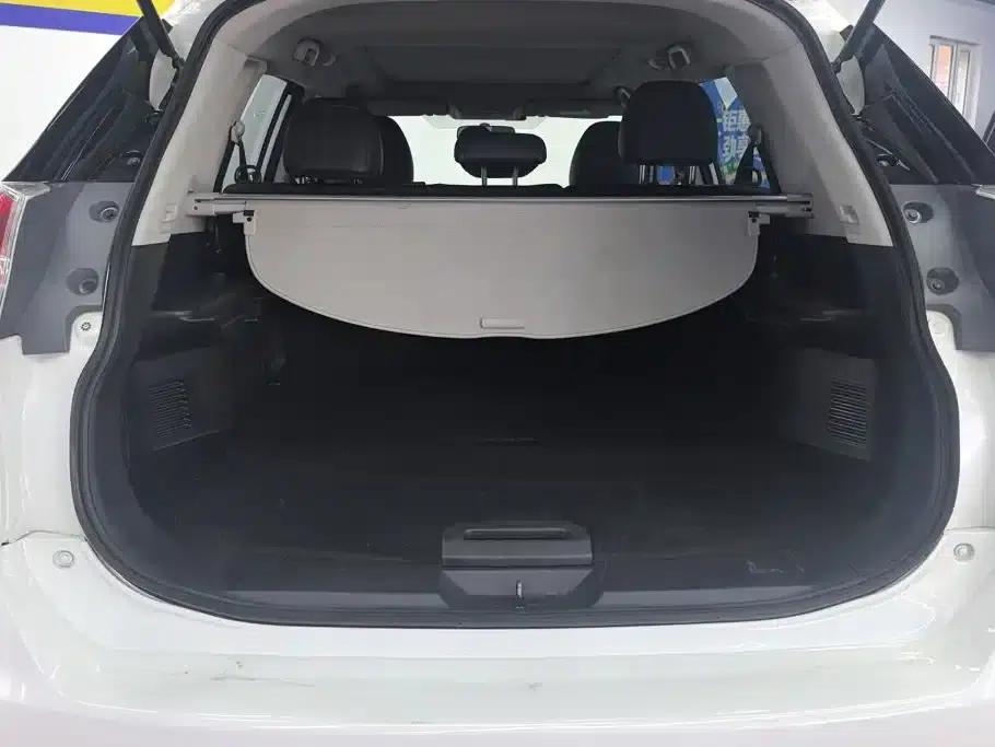 Nissan X-Trail 2014 2.5L CVT Leading Edition 4WD — миниатюра 4