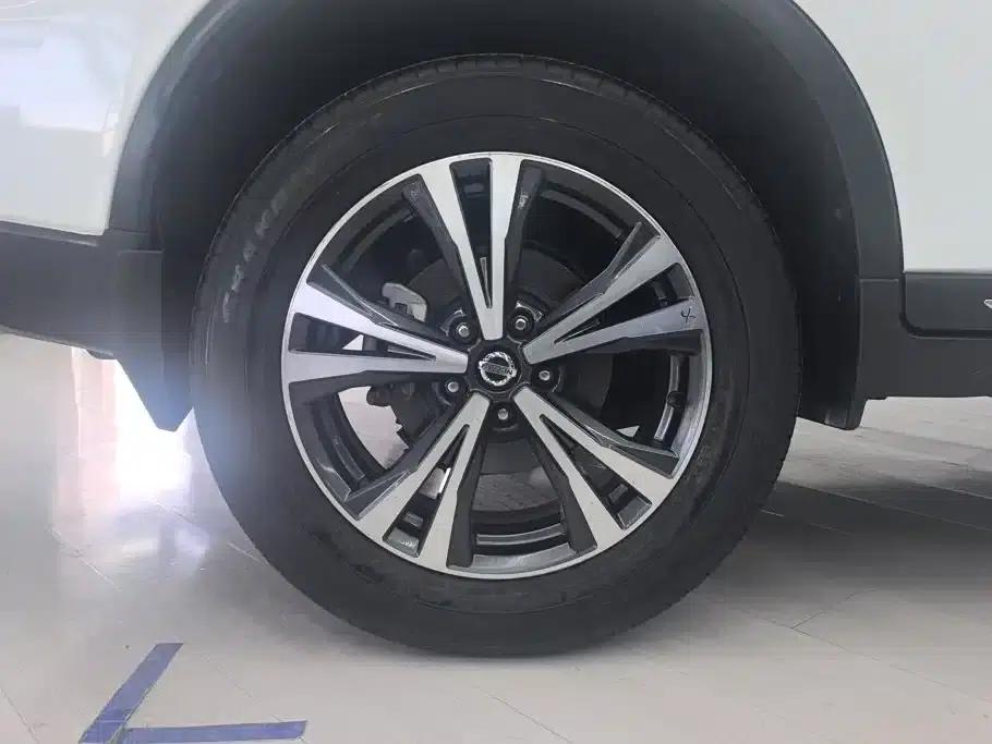 Nissan X-Trail 2017 2.5L CVT Luxury 4WD — миниатюра 6