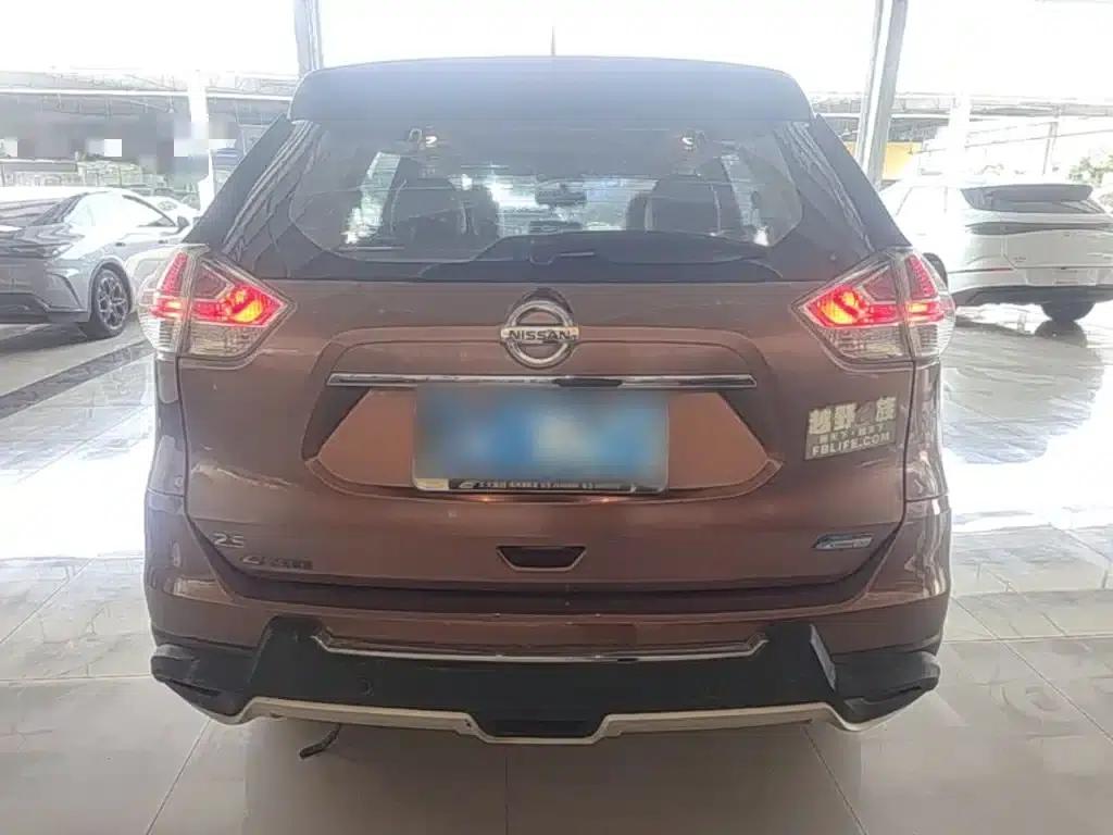 Nissan X-Trail 2014 2.5L CVT Luxury 4WD — миниатюра 6