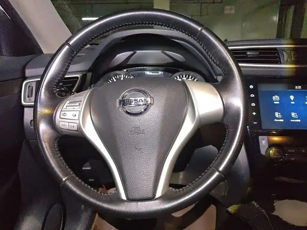 Nissan X-Trail 2015 2.0L CVT Comfort MAX Edition 2WD — миниатюра 3