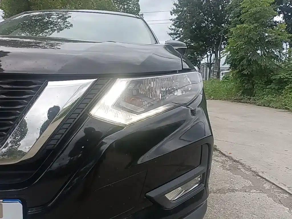 Nissan X-Trail 2017 2.0L CVT Comfort Edition 2WD — миниатюра 24