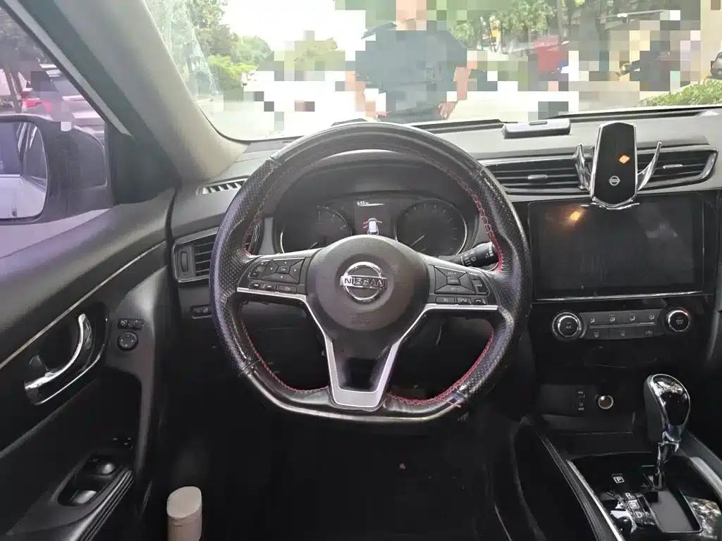 Nissan X-Trail 2017 2.0L CVT Comfort Edition 2WD — миниатюра 3
