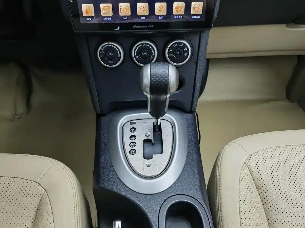 Nissan Qashqai 2012 2.0XV CVT 2WD — миниатюра 13