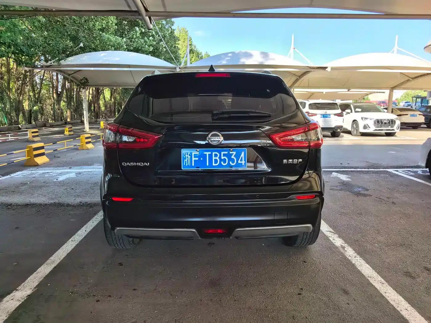 Nissan Qashqai 2022 2.0L CVT XV Prem.Pro Luxury Navigation Edition — миниатюра 18