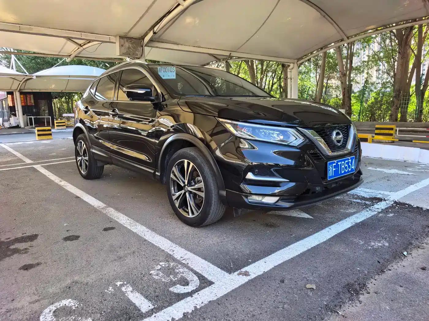 Nissan Qashqai 2022 2.0L CVT XV Prem.Pro Luxury Navigation Edition — миниатюра 3