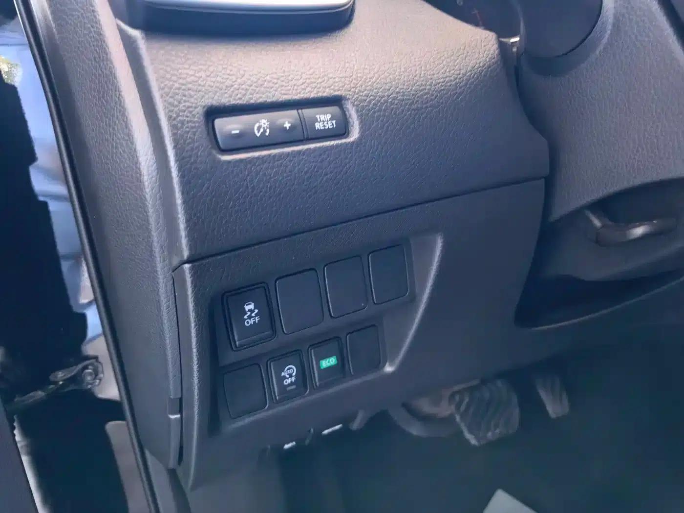 Nissan Qashqai 2022 2.0L CVT XV Prem.Pro Luxury Navigation Edition — миниатюра 8