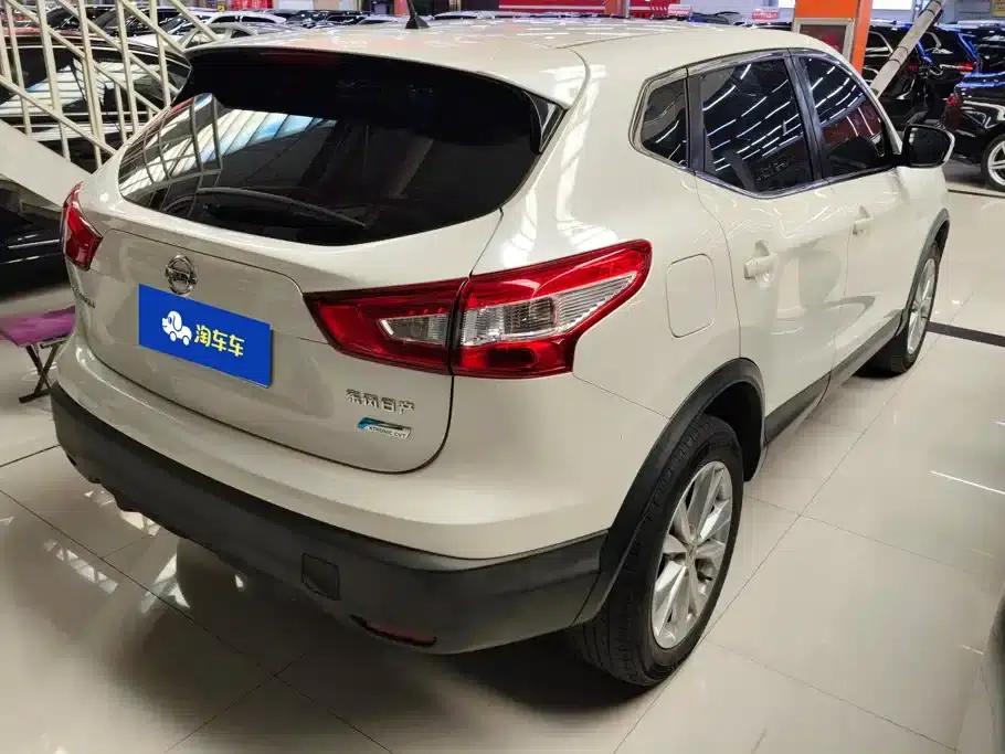 Nissan Qashqai 2016 2.0L CVT Elite Edition — миниатюра 3