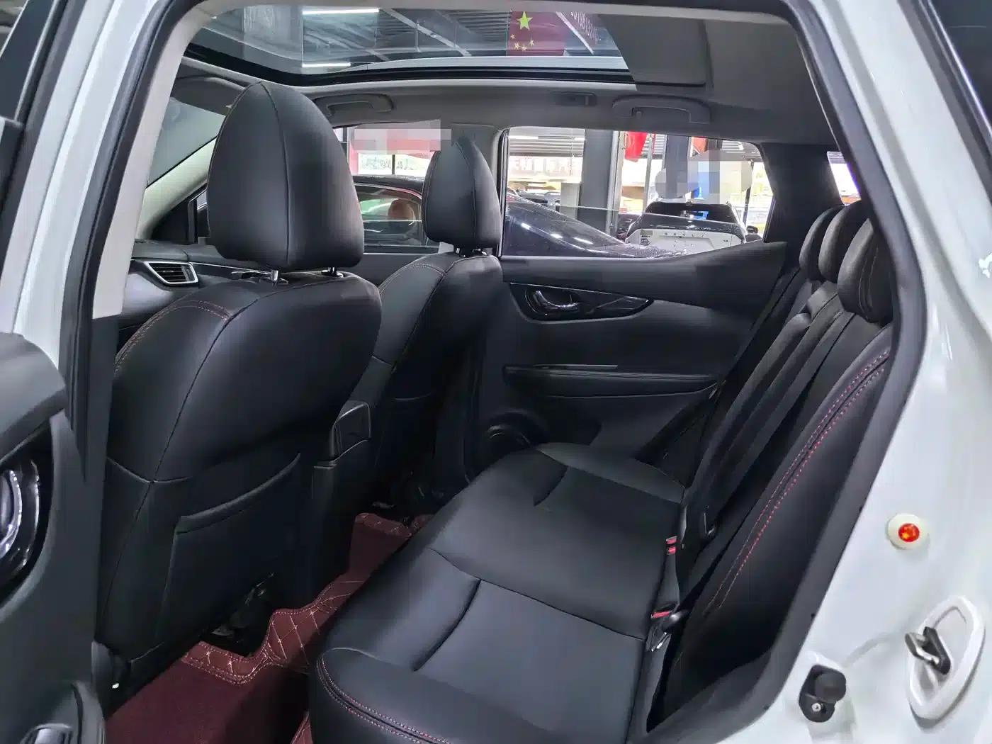 Nissan Qashqai 2016 2.0L CVT Luxury Edition — миниатюра 11