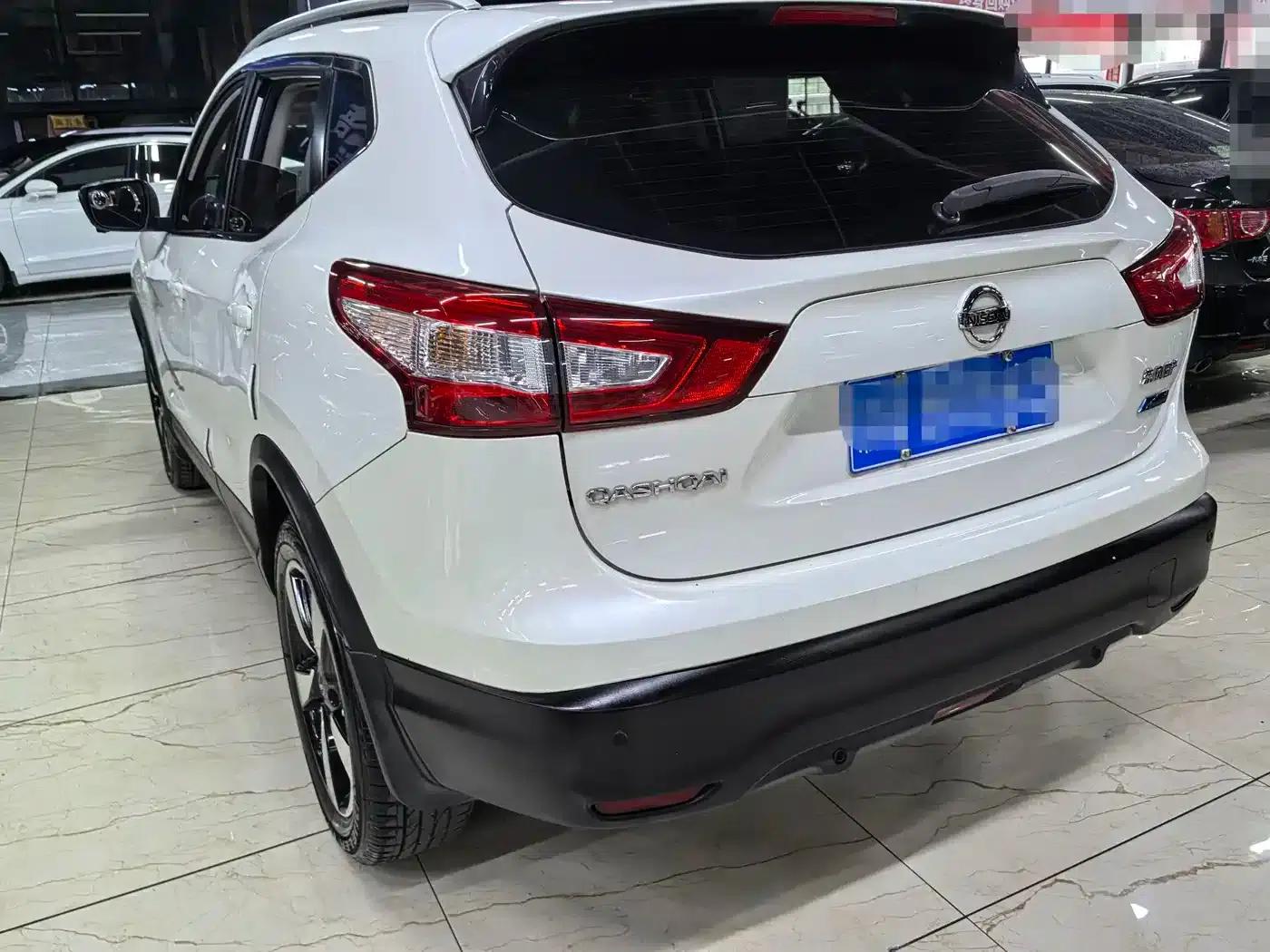 Nissan Qashqai 2016 2.0L CVT Luxury Edition — миниатюра 4