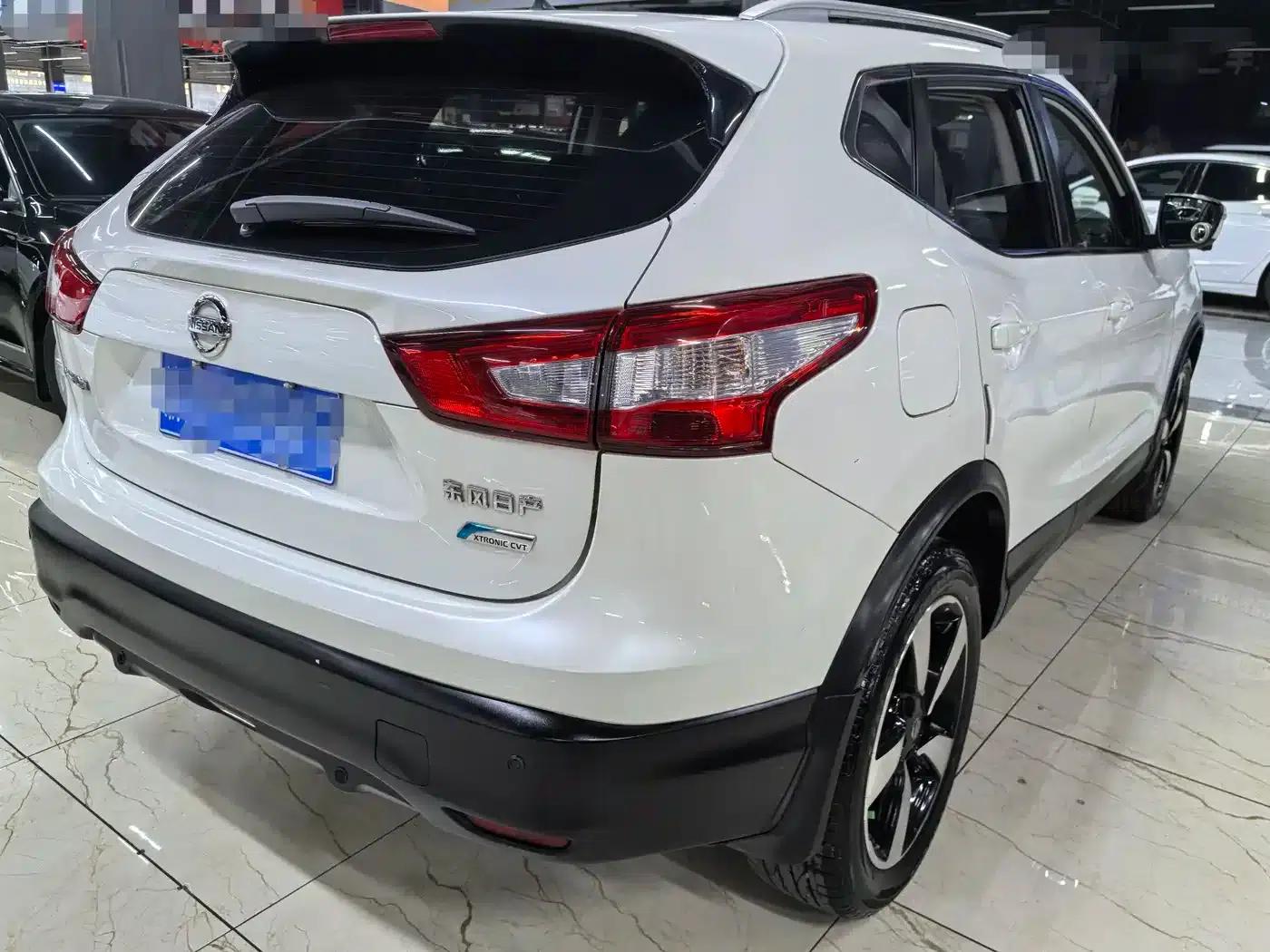 Nissan Qashqai 2016 2.0L CVT Luxury Edition — миниатюра 6