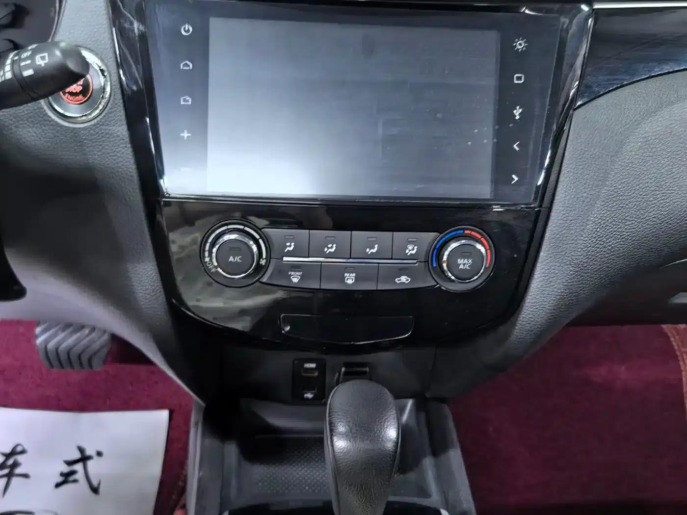 Nissan Qashqai 2016 2.0L CVT Luxury Edition — миниатюра 9