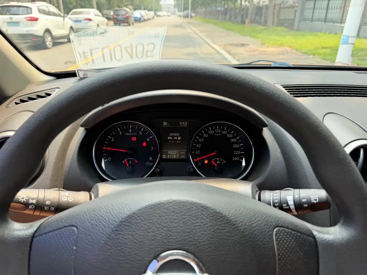 Nissan Qashqai 2012 2.0XL Fire 6MT 2WD — миниатюра 4