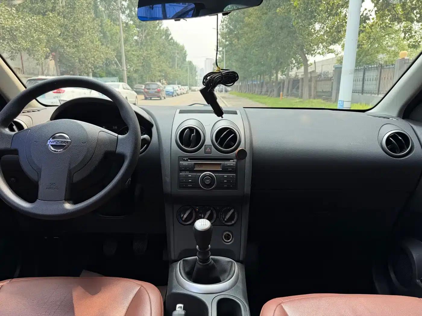 Nissan Qashqai 2012 2.0XL Fire 6MT 2WD — миниатюра 6