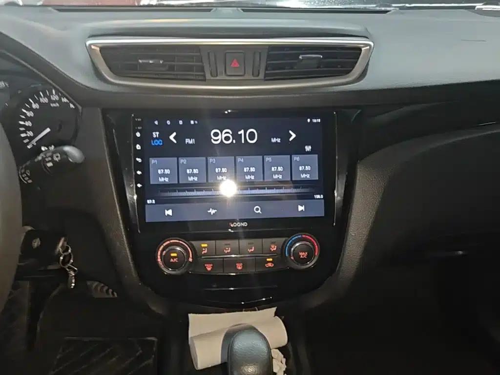 Nissan Qashqai 2016 2.0L CVT Elite Edition — миниатюра 13