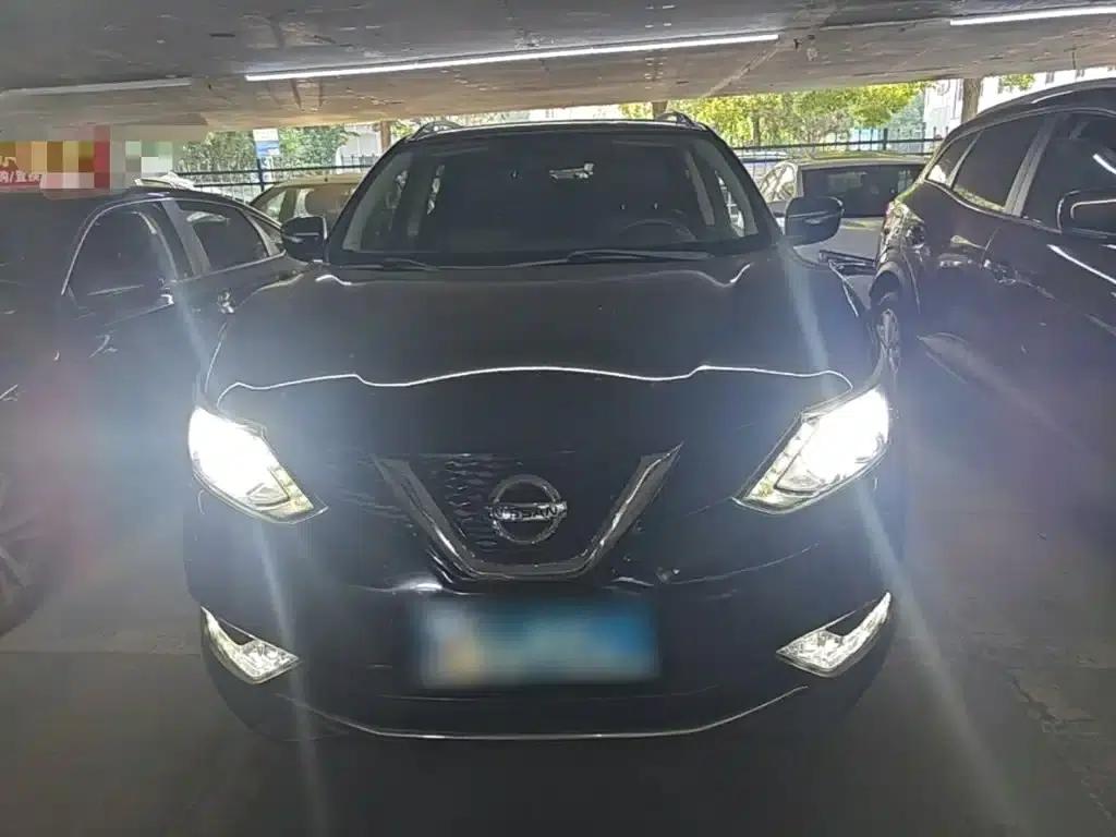 Nissan Qashqai 2016 2.0L CVT Elite Edition — миниатюра 3