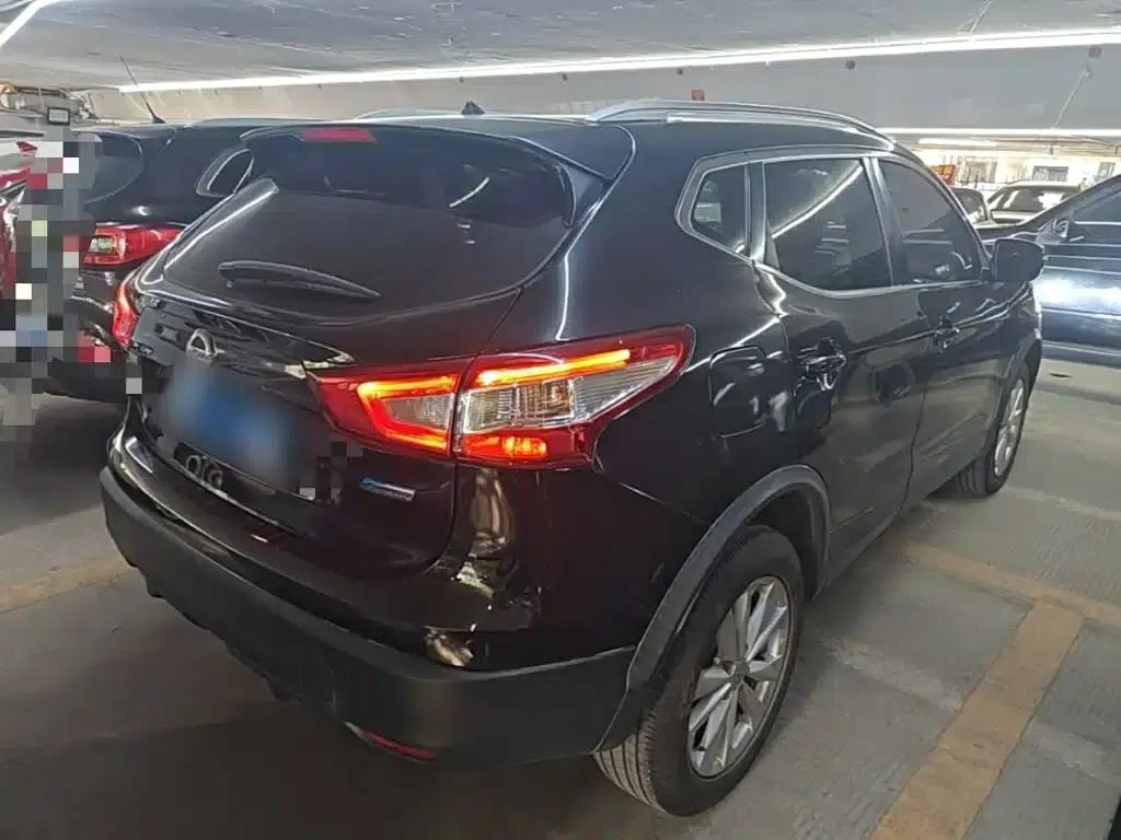 Nissan Qashqai 2016 2.0L CVT Elite Edition — миниатюра 7