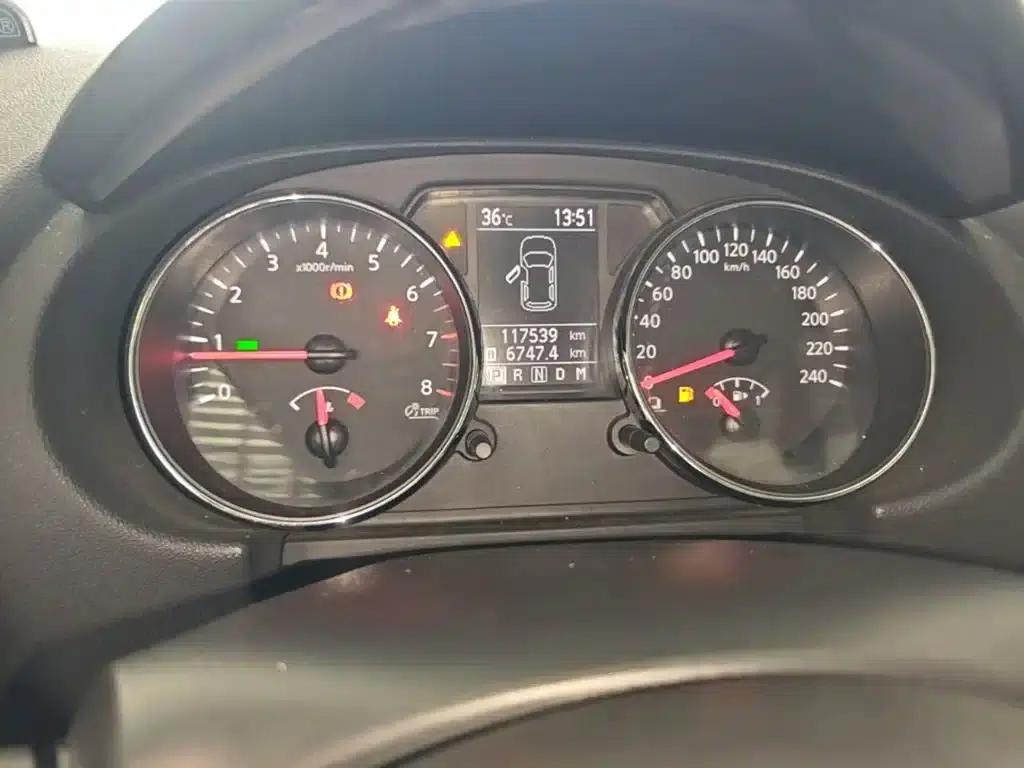 Nissan Qashqai 2012 2.0XL Fire CVT 2WD — миниатюра 12