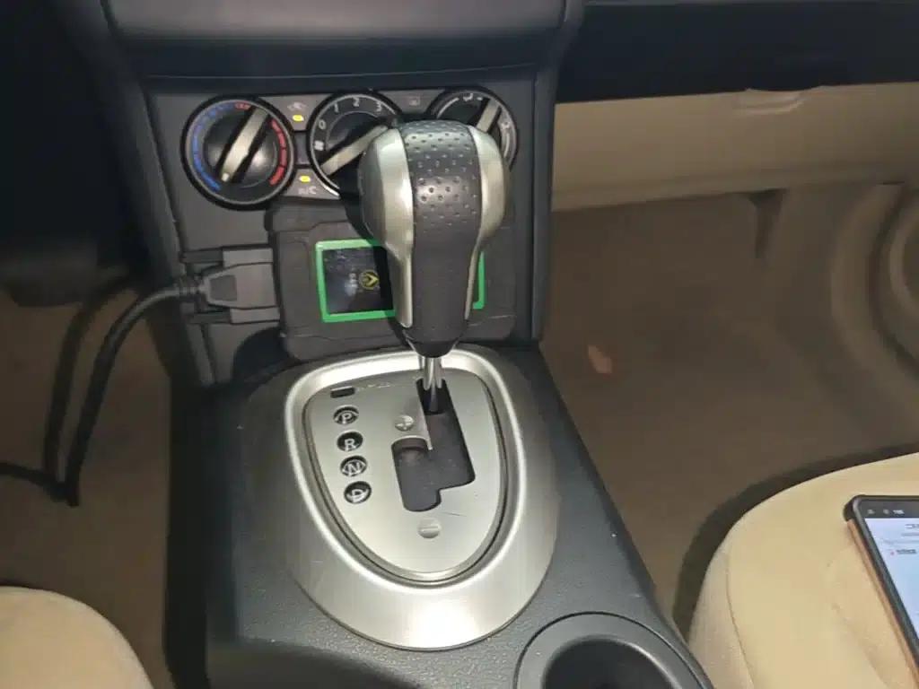 Nissan Qashqai 2012 2.0XL Fire CVT 2WD — миниатюра 14