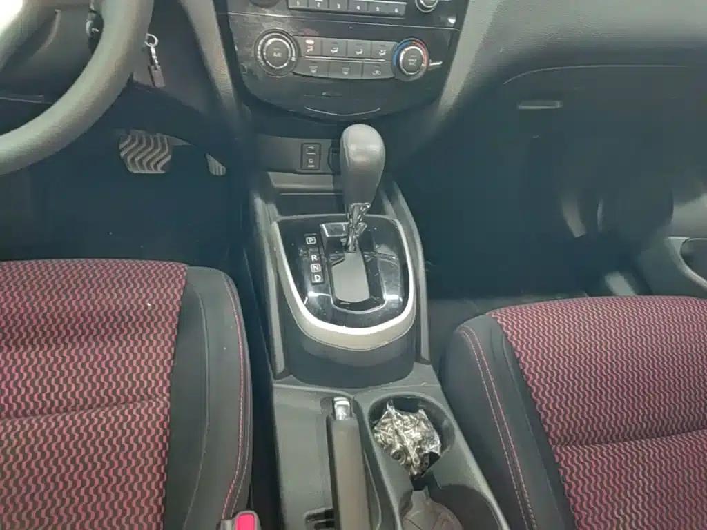 Nissan Qashqai 2016 2.0L CVT Elite Edition — миниатюра 14