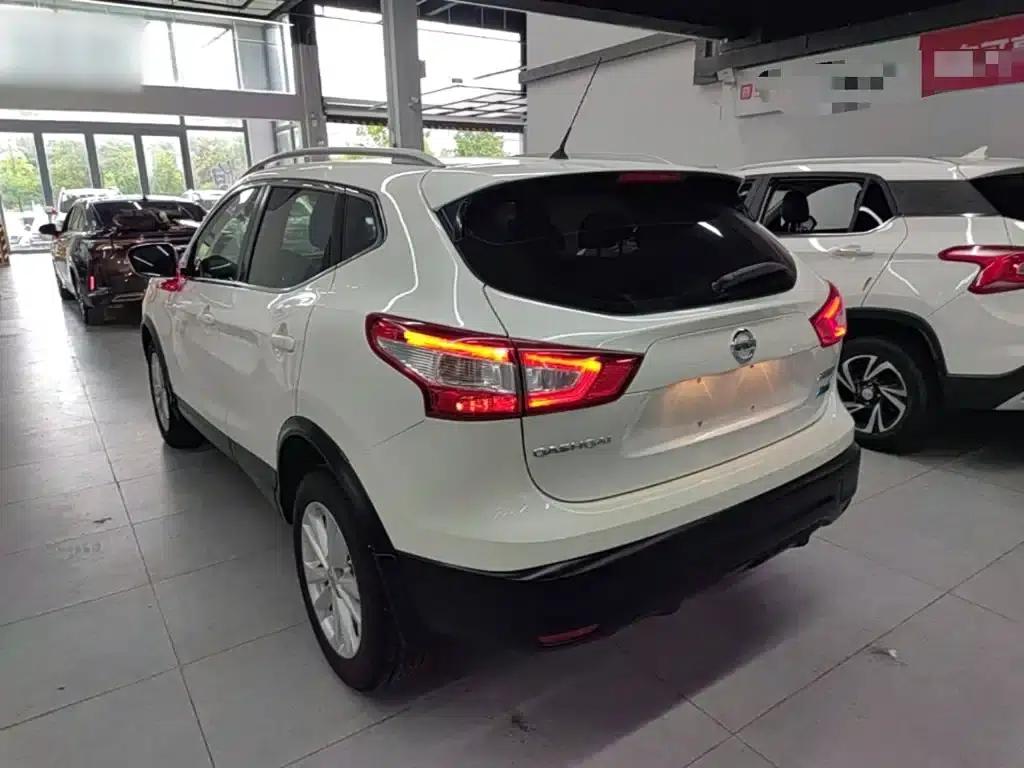 Nissan Qashqai 2016 2.0L CVT Elite Edition — миниатюра 5