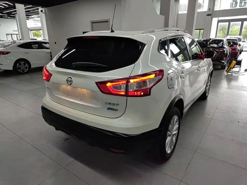Nissan Qashqai 2016 2.0L CVT Elite Edition — миниатюра 7
